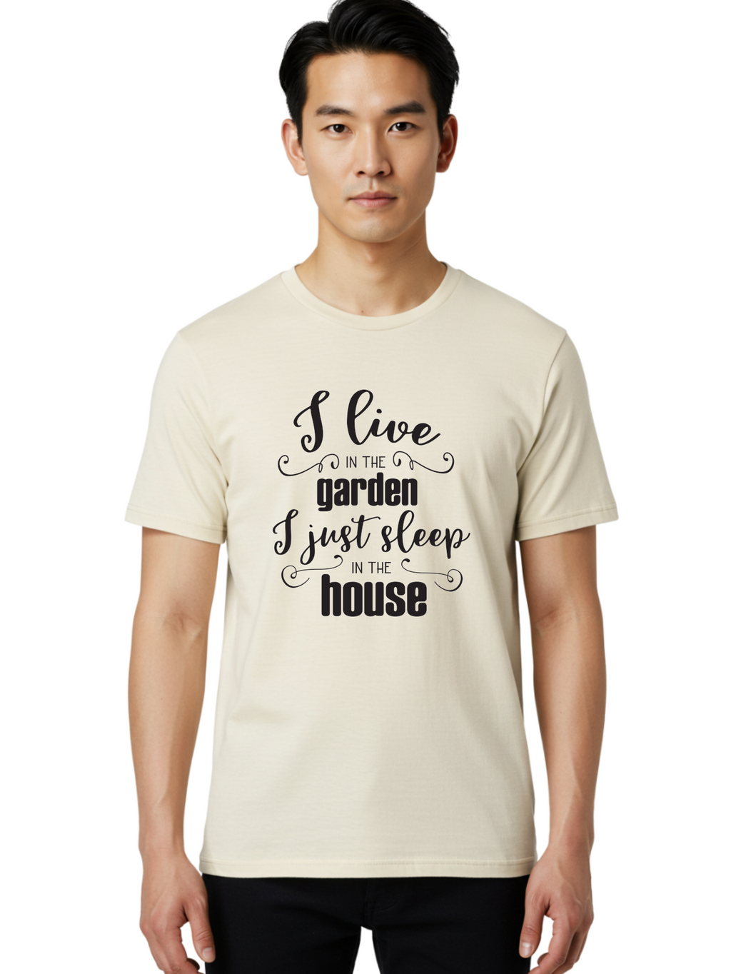 I-Live-In-The-Garden-I-Just-Sleep-In-The-House Men'S Graphic Tee, 100% Cotton, Comfortable Casual Summer Wear, Machine Washable, Inspirational Quote, Garden Lover, House And Garden, Outdoor Living, Nature Enthusiast, Gardening Life, Quote Art, Aac852