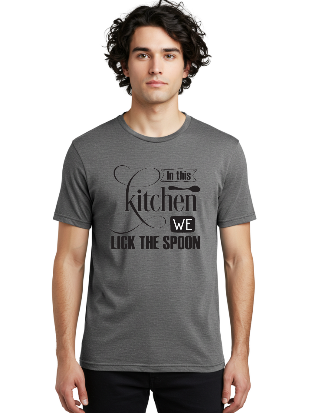 In-This-Kitchen-We-Lick-The-Spoon Men'S Graphic Tee, 100% Cotton, Comfortable Casual Summer Wear, Machine Washable, Kitchen Decor, Cooking Quotes, Culinary Inspiration, Cooking Humor, Kitchen Signs, Foodie Gifts, Lick The Spoon, Aac896