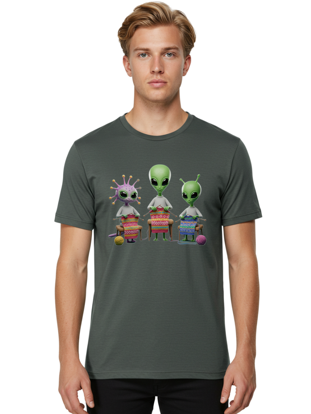 Aliens-Knitting Men'S Graphic Tee, 100% Cotton, Comfortable Casual Summer Wear, Machine Washable, Cartoon Aliens, Knitting Patterns, Colorful Yarn, Creative Creatures, Extraterrestrial Hobby, Playful Illustration, Knitting Needles, Bab638