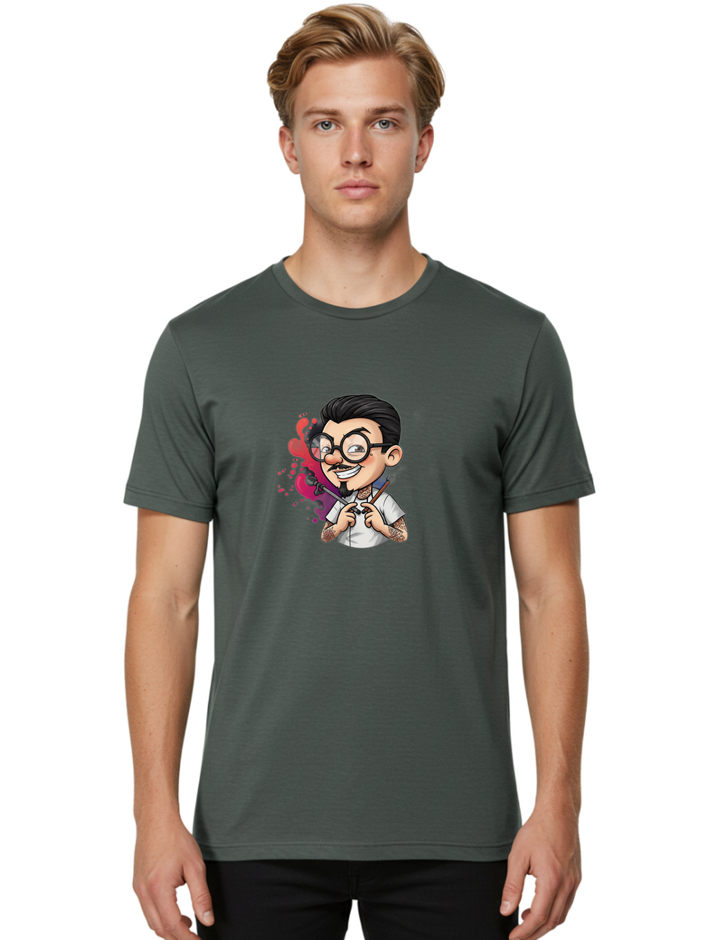 Tattooed-Man Men'S Graphic Tee, 100% Cotton, Comfortable Casual Summer Wear, Machine Washable, Tattoo Artist, Cartoon Character, Man With Glasses, Tattoo Machine, Ink Splatter, Creative Profession, Body Art, Tattoo Culture, Artistic Expression Bad831